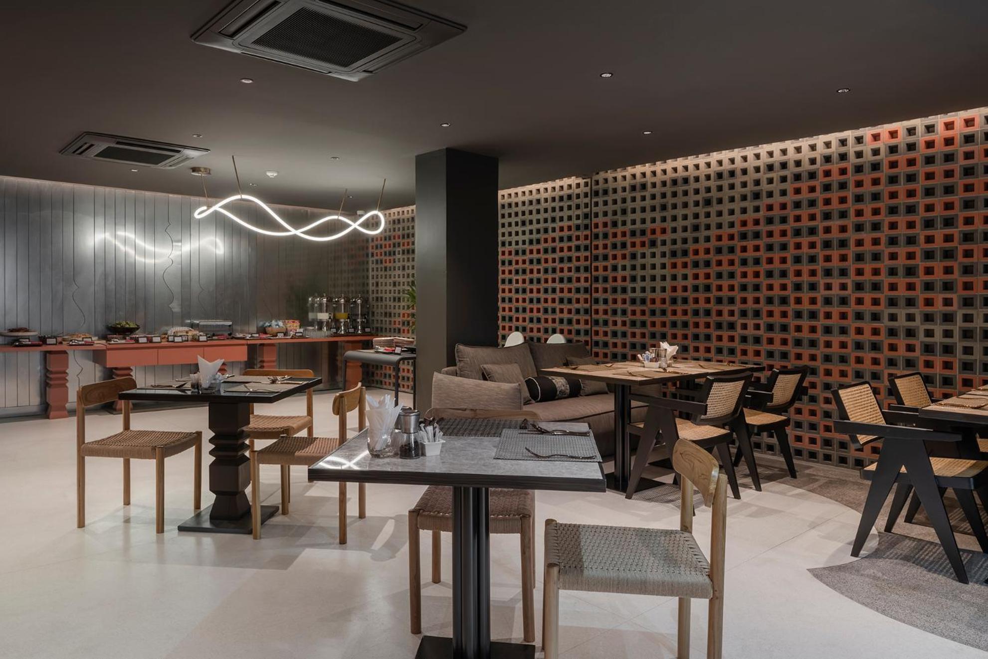 בנגקוק Lilit Bang Lumphu Hotel מראה חיצוני תמונה